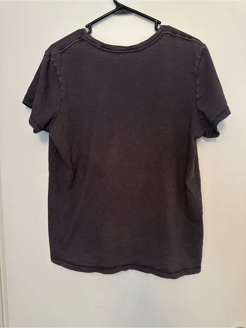 Universal Thread Washed Cotton V-Neck Tee - Picture 4 of 4